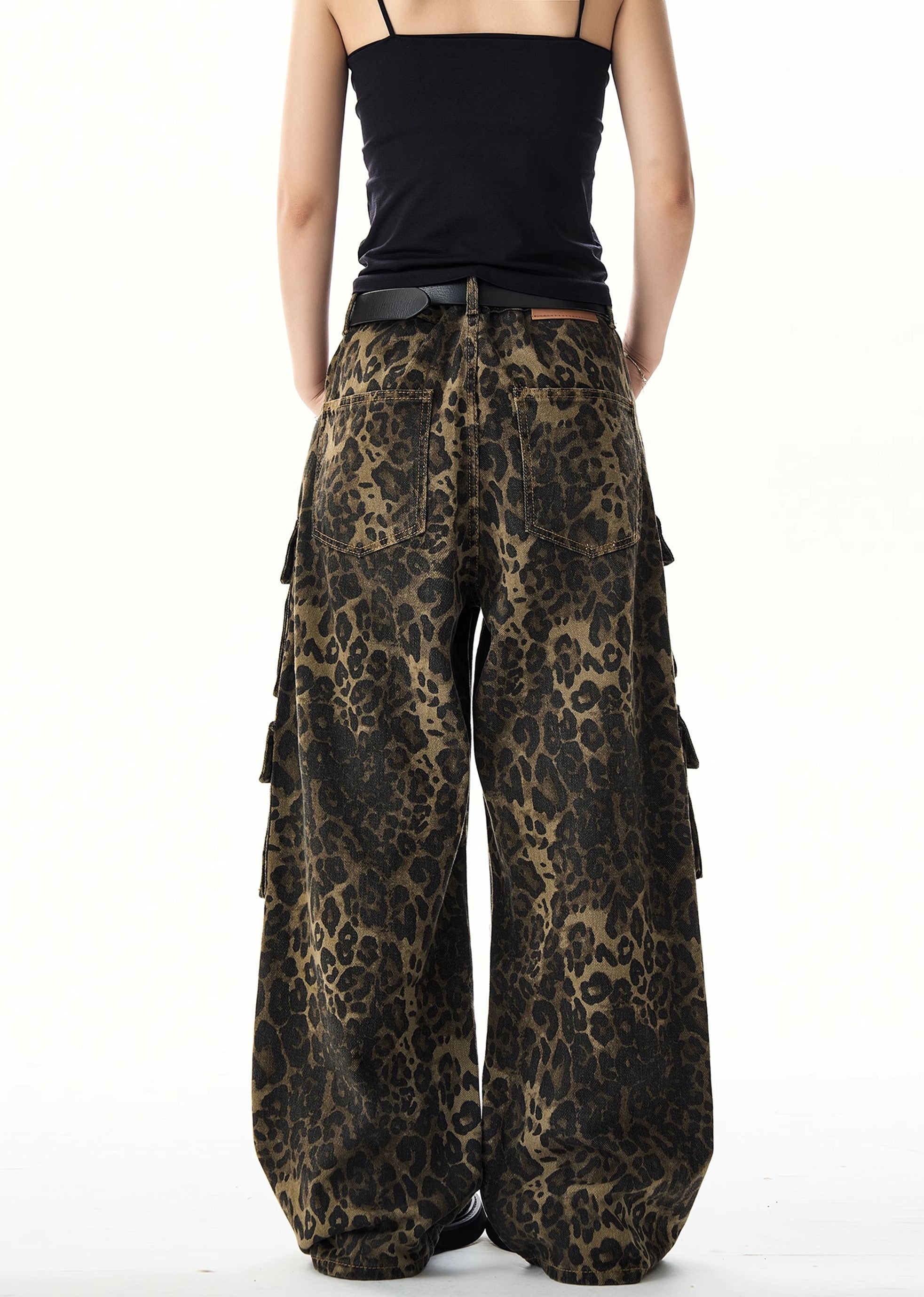 [H GANG X] Wide silhouette leopard print design over cargo pants HX0049