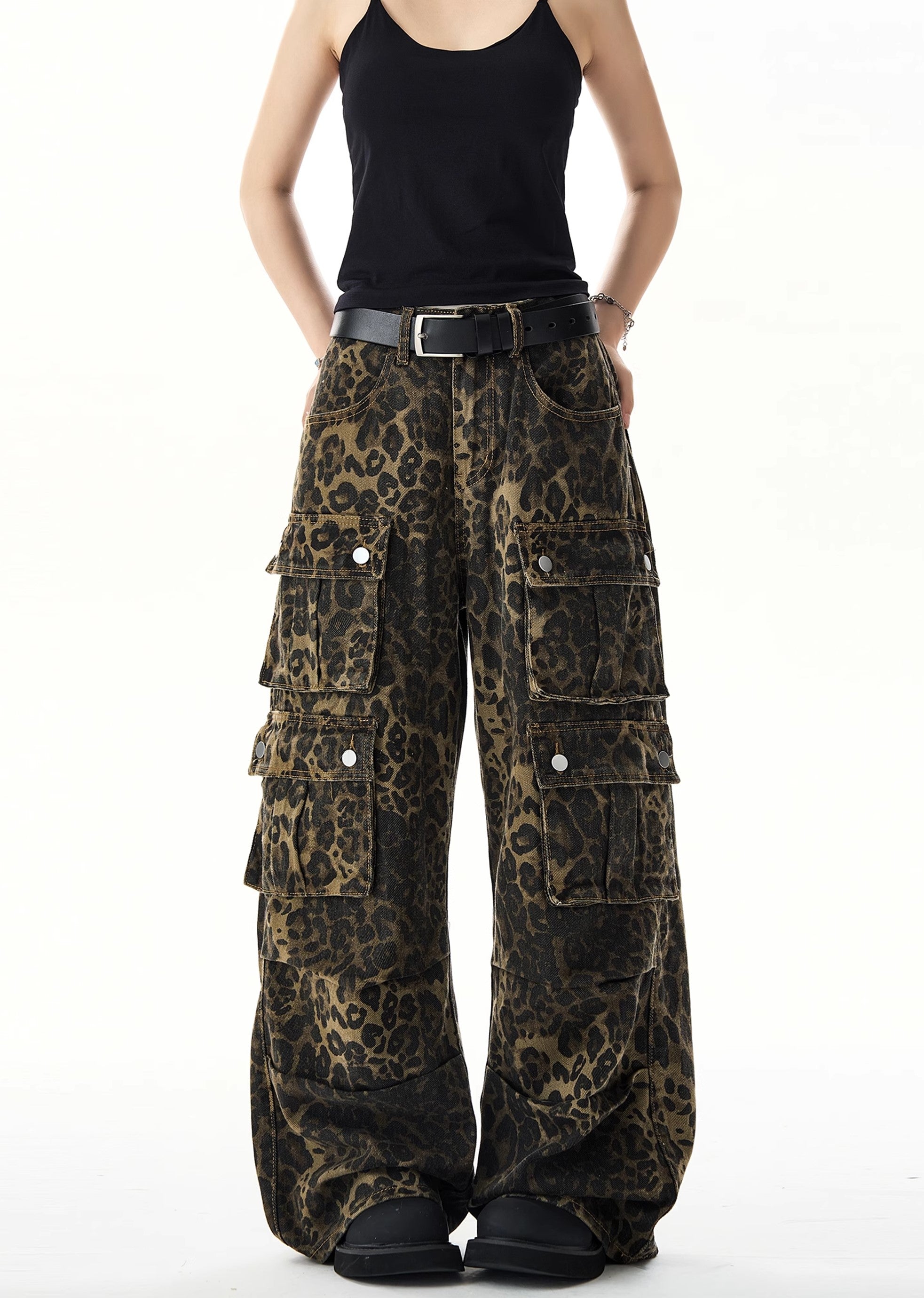 [H GANG X] Wide silhouette leopard print design over cargo pants HX0049