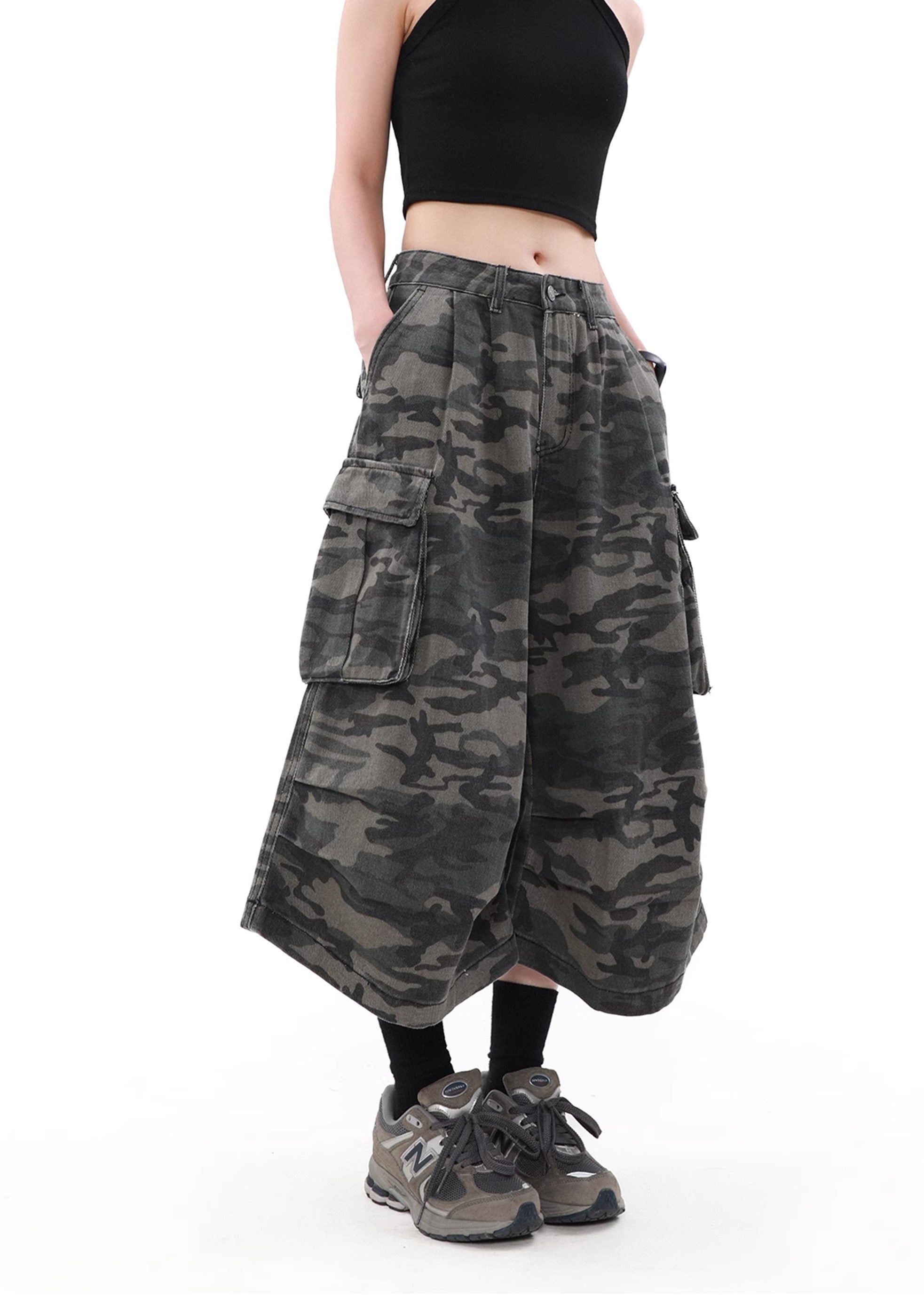 【MR nearly】Camouflage pattern double pocket design short silhouette cargo pants  MR0113